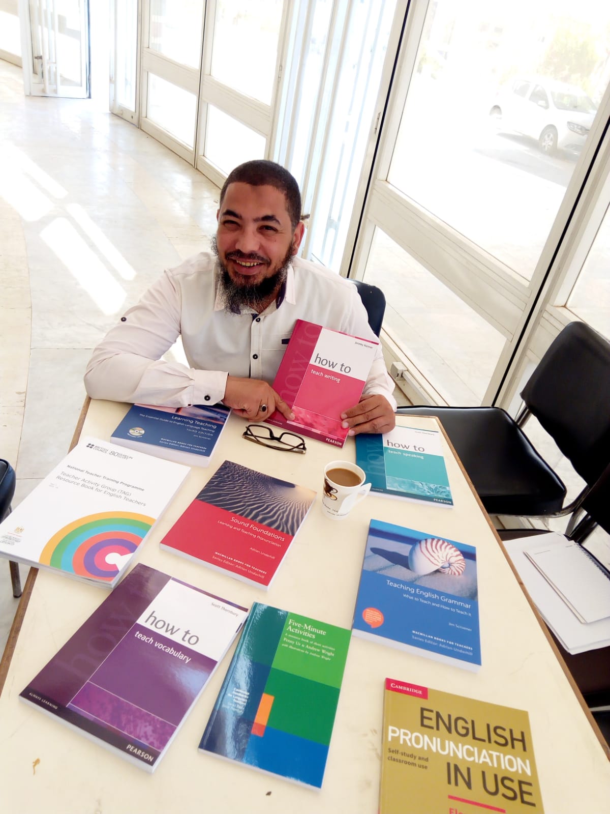 مستر محمد هاشم مع الطلاب